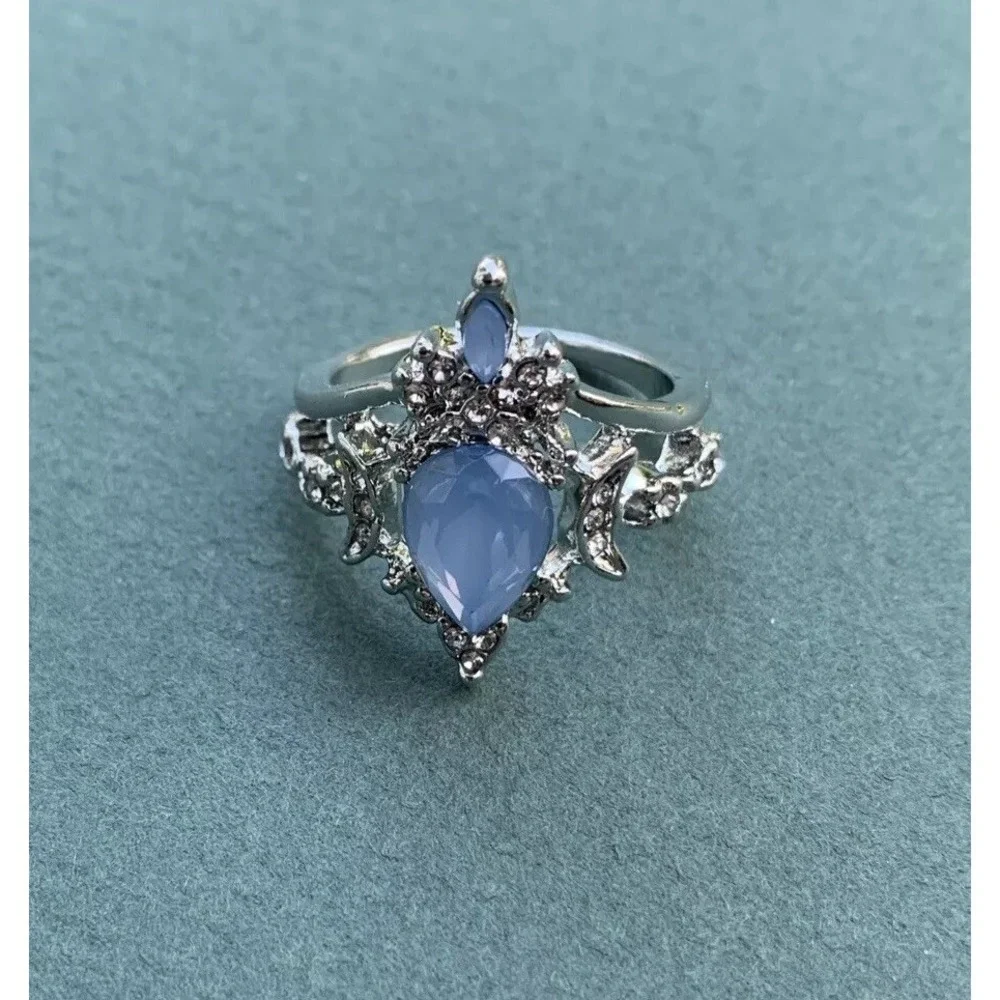 Elaborate Moonstone Crown Fashion Ring. Silver Tone With Clear Crystals Size 7.5
